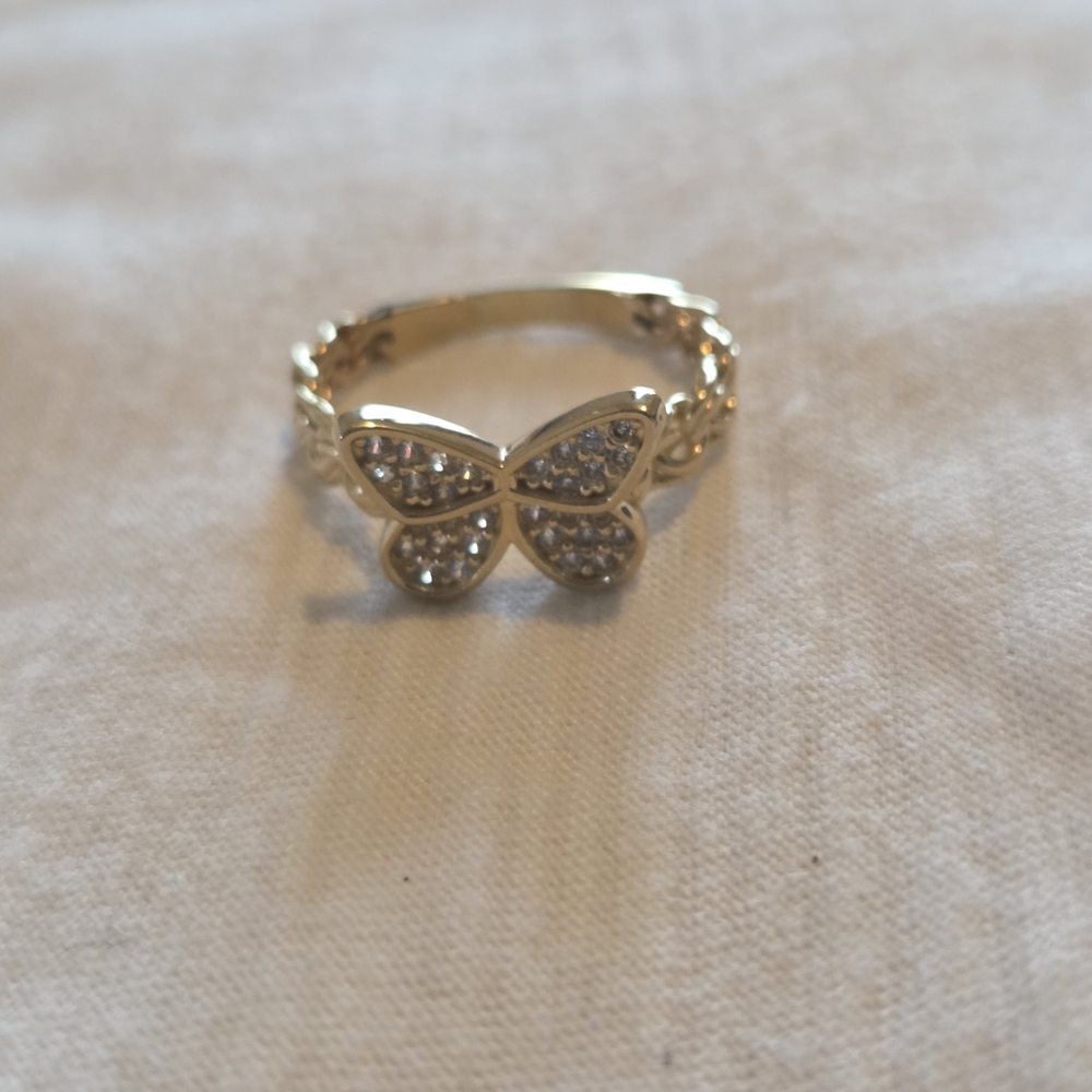Elegant Gold Butterfly Ring